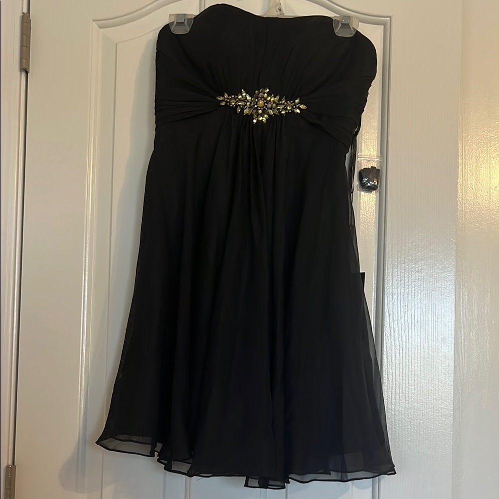 Elegant Black Strapless Dress